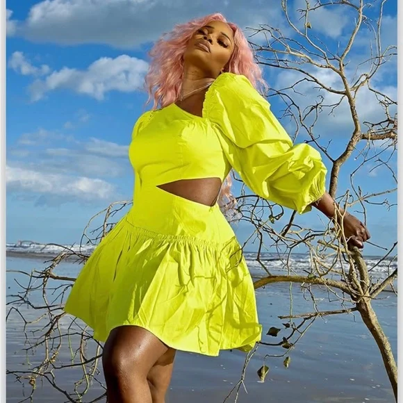 AMAZON THE DROP: Juliette Foxx - Long Sleeve Cut-out Dress - Picture 2 of 5